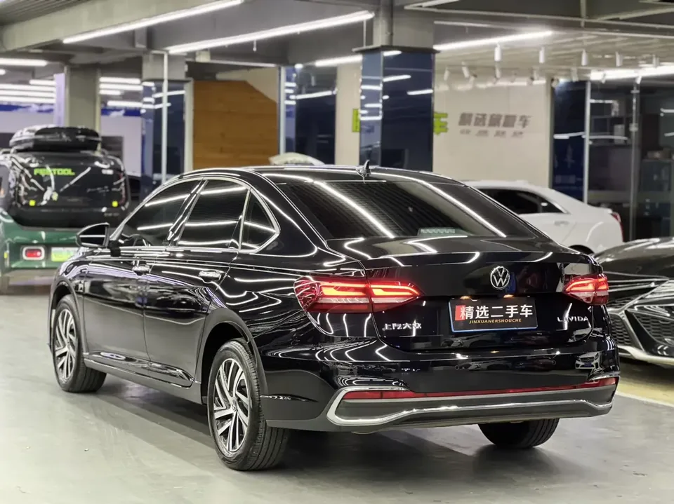 Volkswagen Lavida Lavida 2023 1.5L Automatic Deyi Edition 2022 — thumbnail 5