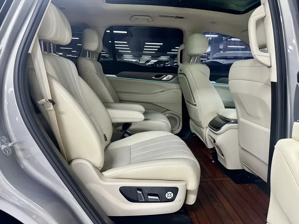 WEY Blue Mountain Blue Mountain 2023 Four-wheel drive long-range version 2023 — thumbnail 4