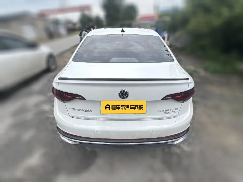 Volkswagen Sagitar Sagitar 2025 300TSI DSG Excellence Edition 2025 — thumbnail 2