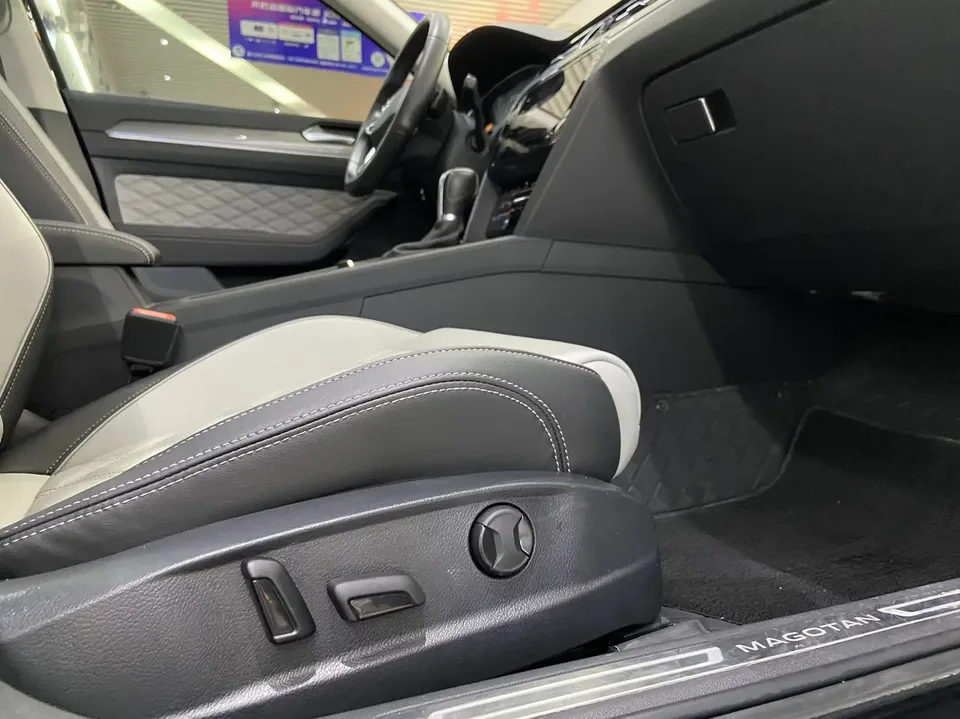 Volkswagen Magotan Magotan 2023 2 millionth anniversary edition 280TSI DSG leading model 2023 — thumbnail 4