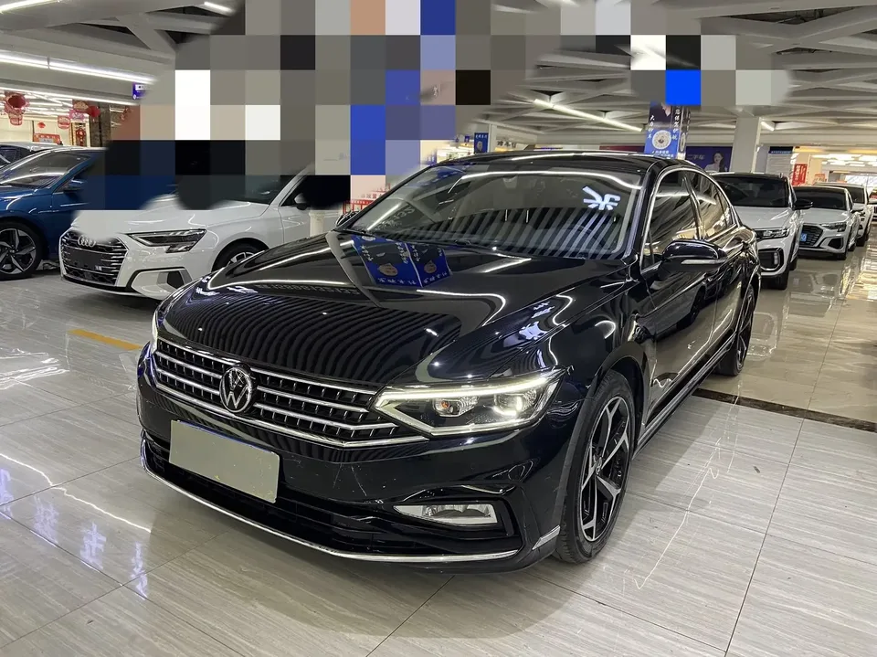 Volkswagen Magotan Magotan 2023 2 millionth anniversary edition 280TSI DSG leading model 2023 — photo 1, buy with delivery to Moscow
