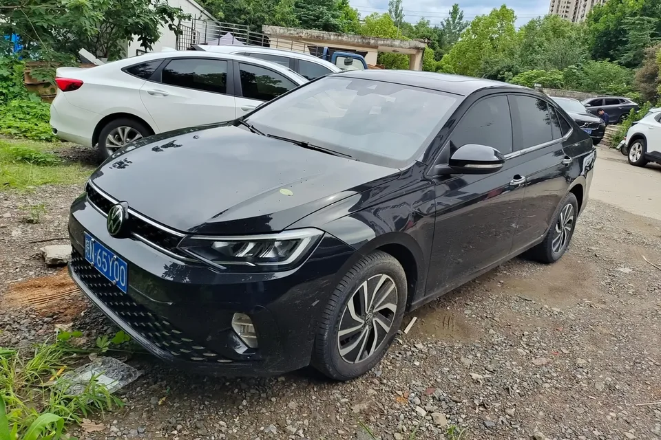 Volkswagen Lavida Lavida 2023 New 1.5L Automatic New Edition 2023 — photo 1, buy with delivery to Moscow