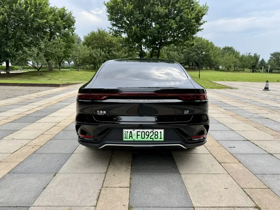 BYD Han DM Chinese DM 2022 DM-i 121KM Premium 2022 — thumbnail 2