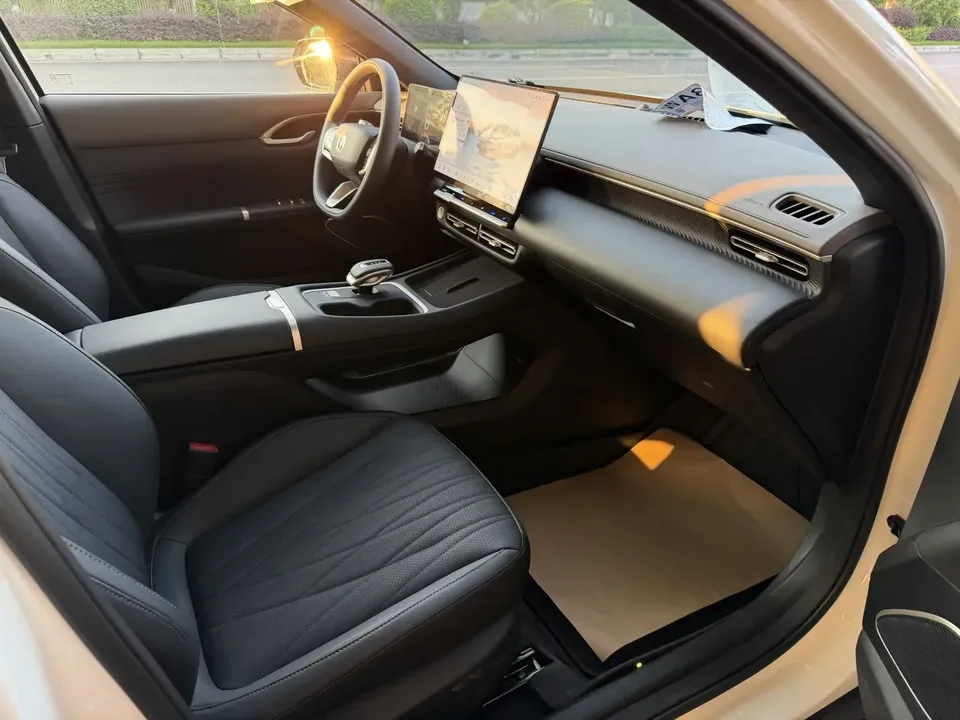Changan Escape Escape 2026 Fourth-generation 1.5T DCT 500Bar Smart Edition 2025 — thumbnail 2