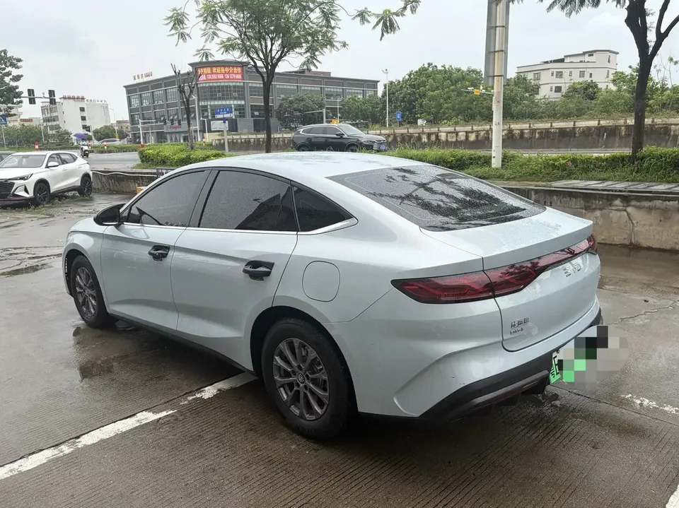 BYD Qin L DM Qin L DM 2024 DM-i 80KM Leading Type 2024 — thumbnail 2