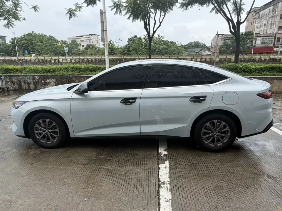 BYD Qin L DM Qin L DM 2024 DM-i 80KM Leading Type 2024 — thumbnail 4