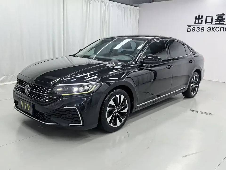 Volkswagen Passat Passat 2023 280TSI Star Elite Edition 2023 — photo 1, buy with delivery to Moscow