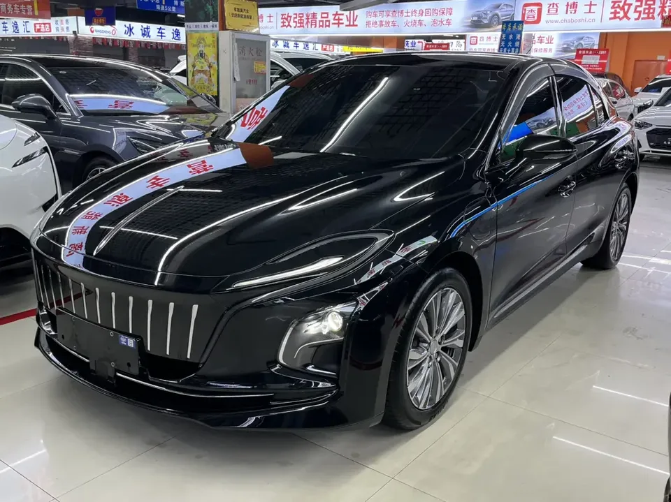 Hongqi E-QM5 Hongqi E-QM5 2023 560KM PLUS version 140kW 2023 — photo 1, buy with delivery to Moscow
