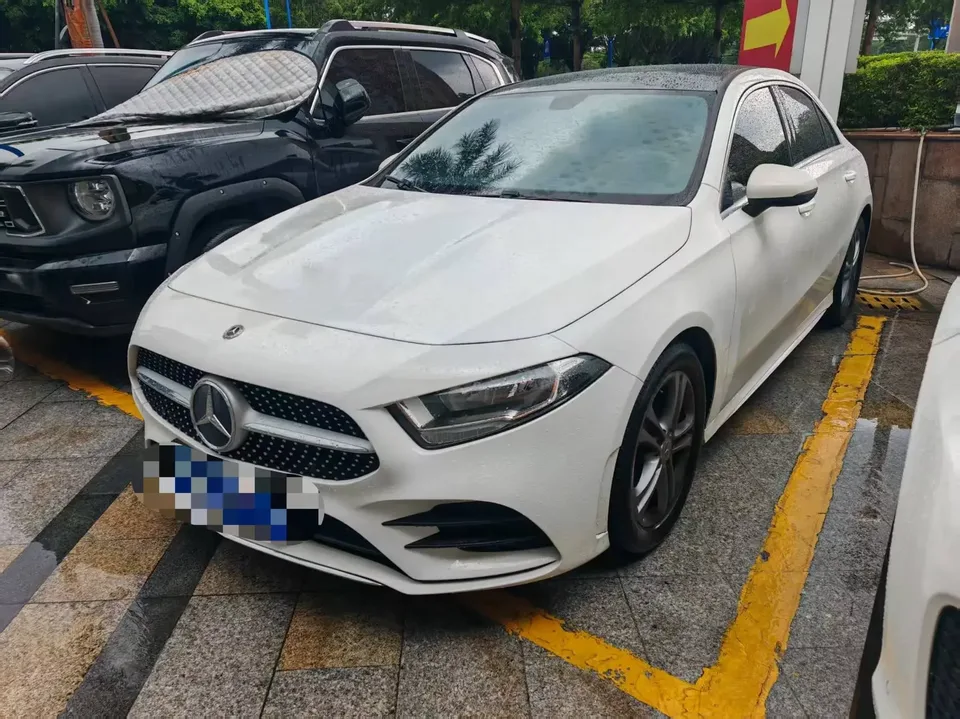 Mercedes-Benz Klasa A Mercedes Benz A Class 2022 A 180 L Sports Sedan 2022 — photo 1, buy with delivery to Moscow