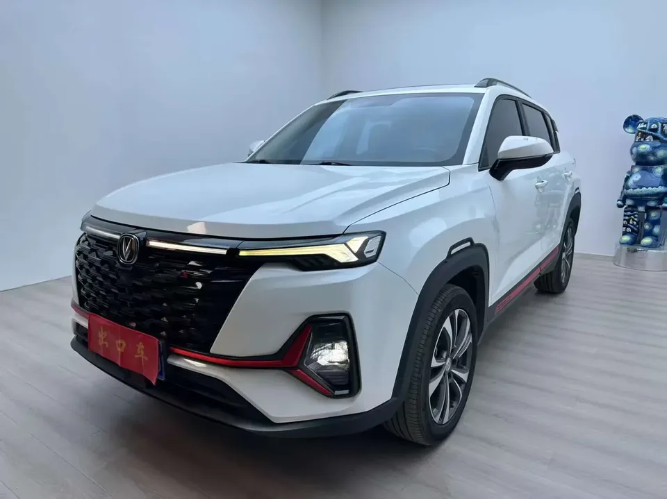 Changan CS35 Plus Changan CS35 PLUS 2023 Enjoyable Edition Blue Whale NE 1.4T DCT Luxury Edition 2023 — photo 1, buy with delivery to Moscow