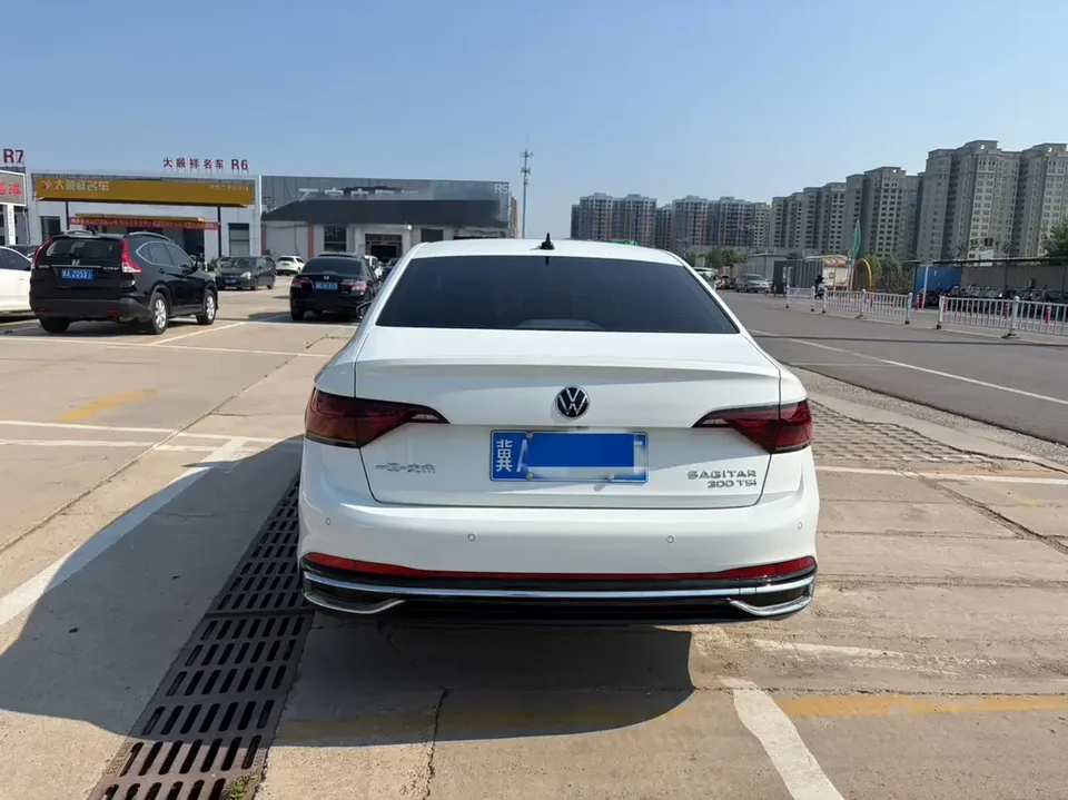 Volkswagen Sagitar Sagitar 2025 300TSI DSG Beyond Edition 2024 — thumbnail 2