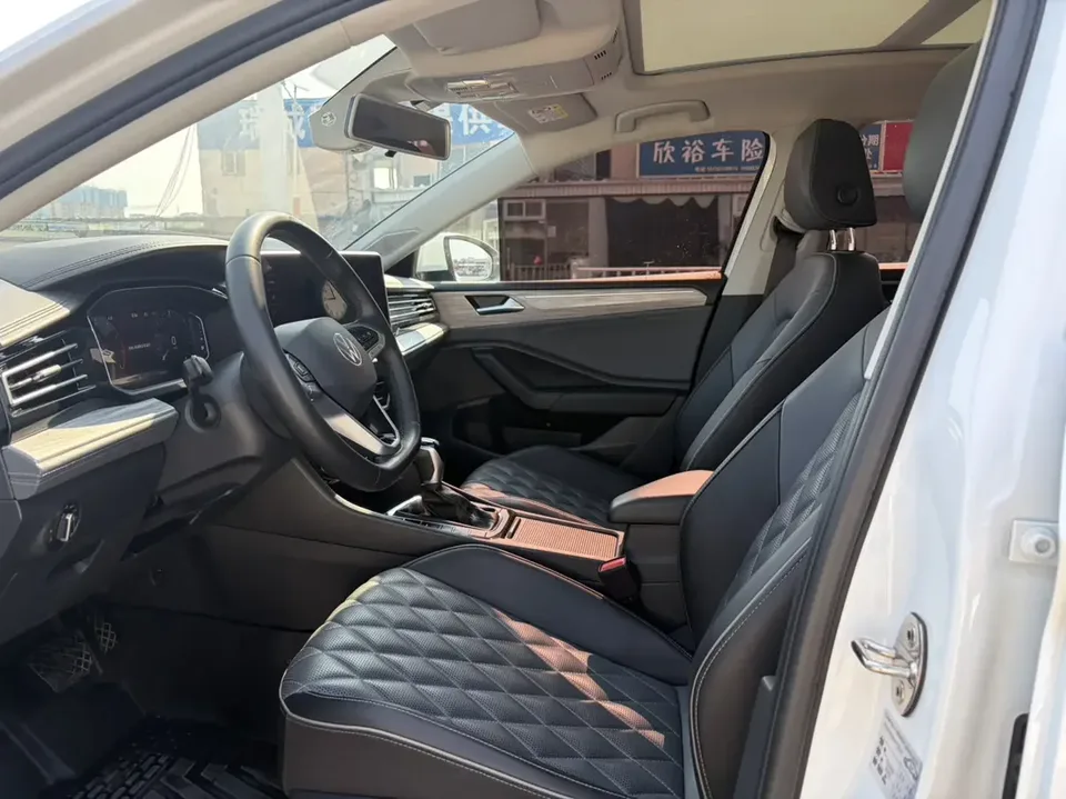 Volkswagen Sagitar Sagitar 2025 300TSI DSG Beyond Edition 2024 — thumbnail 5