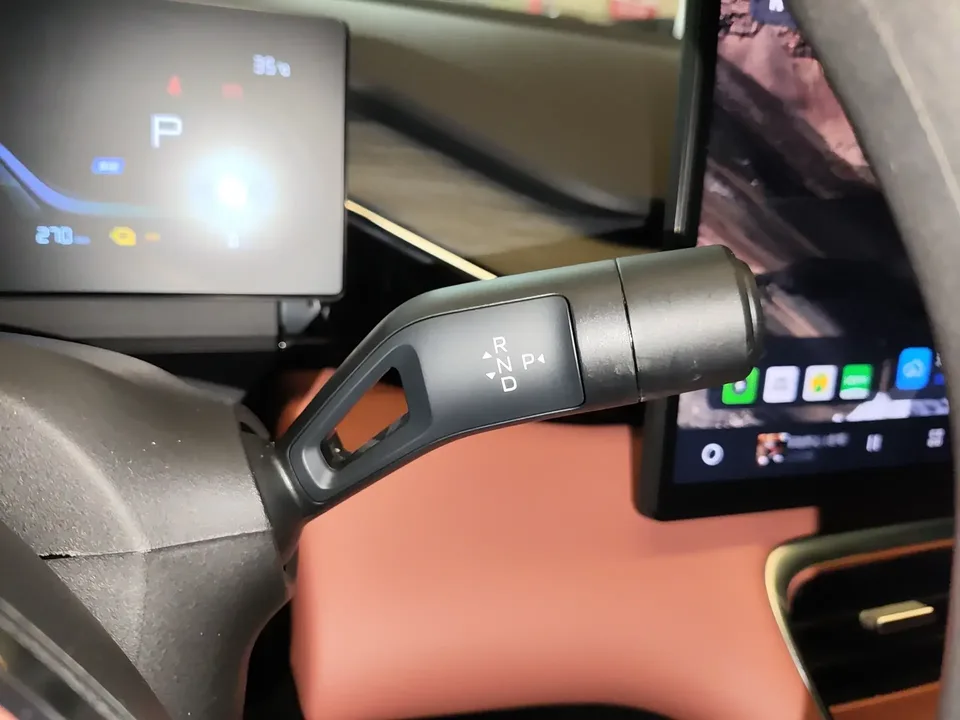 Geely Galaxy L6 Galaxy L6 2025 1.5 EM-i DHT 60KM Sailing Edition 2025 — thumbnail 4