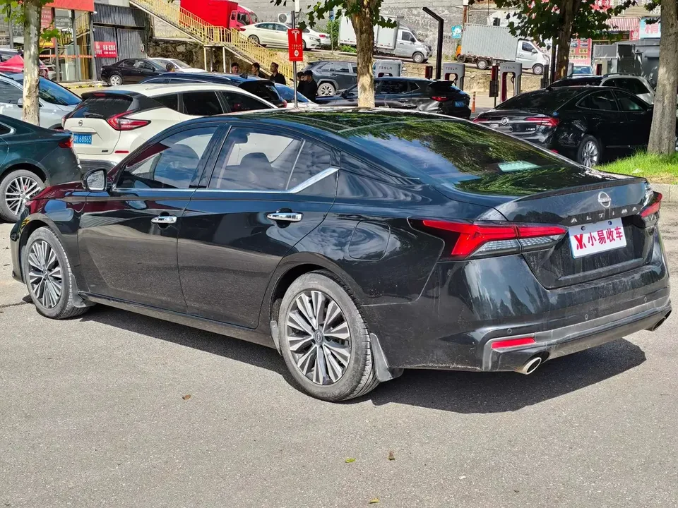 Nissan Altima Sound of nature 2022 2.0L XL-TLS Enjoy Edition 2023 — thumbnail 4