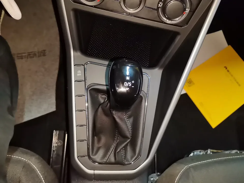 Volkswagen Polo Polo 2023 Facelift Plus 1.5L Automatic LOHAS Edition 2024 — thumbnail 4