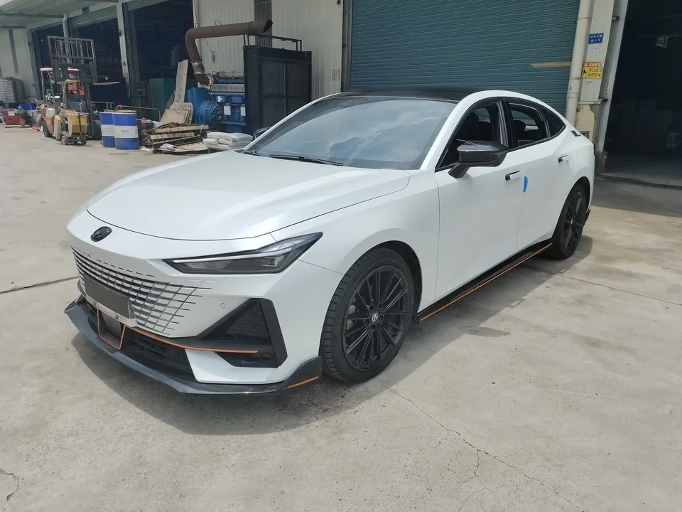 Changan UNI-V Changan UNI-V 2022 1.5T Sports Edition 2022 — photo 1, buy with delivery to Moscow