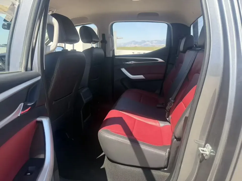 Datong Interstellar interstellar 2023 Star L 2.0T Manual Diesel 2WD Elite Edition Long Box 2023 — thumbnail 3