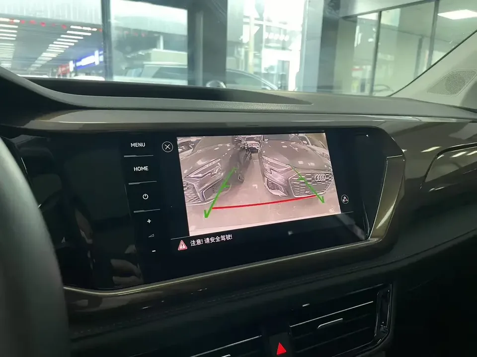 Volkswagen Tharu tuyue 2022 280TSI 2WD Deluxe Edition 2022 — thumbnail 3