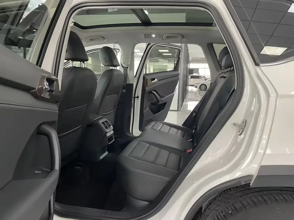 Volkswagen Tharu tuyue 2022 280TSI 2WD Deluxe Edition 2022 — thumbnail 5