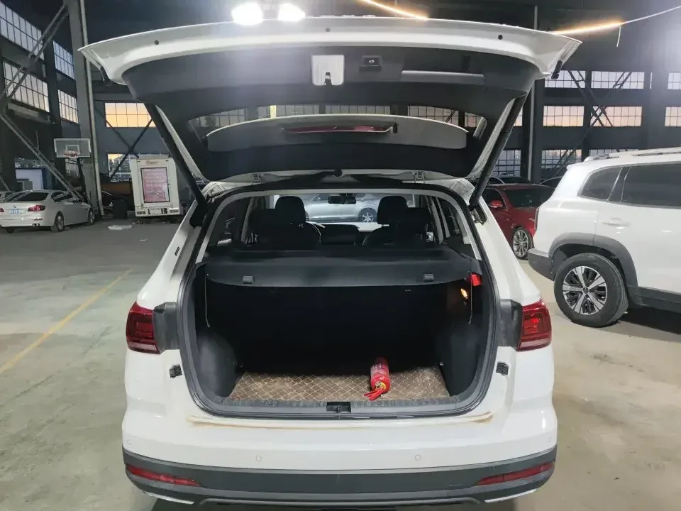 Volkswagen Tharu tuyue 2022 280TSI 2WD Deluxe Edition 2022 — thumbnail 3