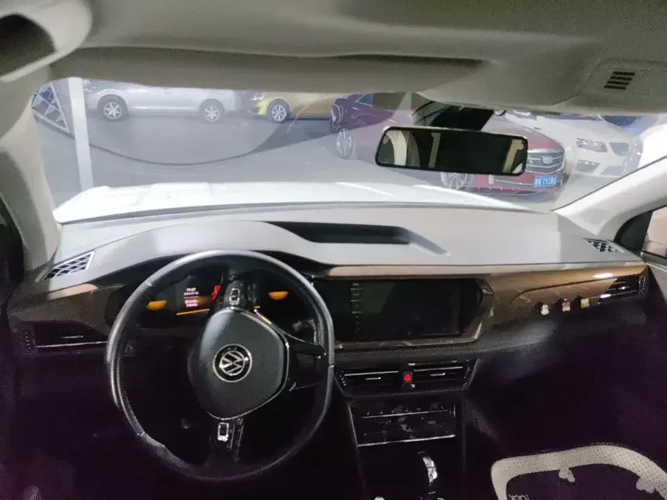 Volkswagen Tharu tuyue 2022 280TSI 2WD Deluxe Edition 2022 — thumbnail 4