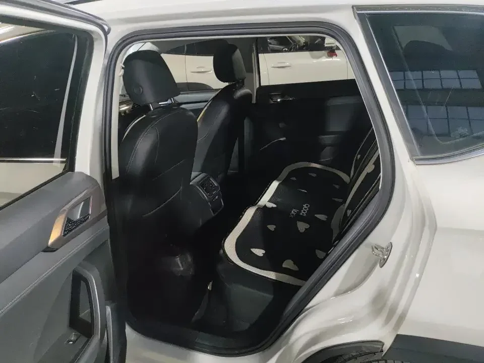 Volkswagen Tharu tuyue 2022 280TSI 2WD Deluxe Edition 2022 — thumbnail 5