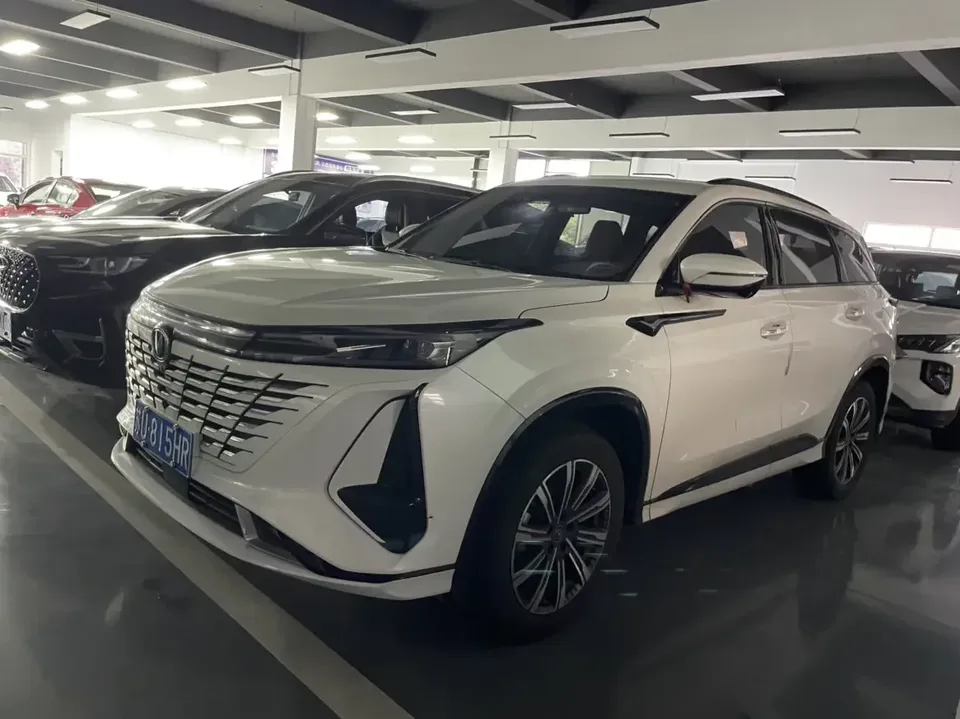 Changan CS75PLUS Changan CS75 PLUS 2023 The third generation 1.5T automatic premium model 2024 — photo 1, buy with delivery to Moscow