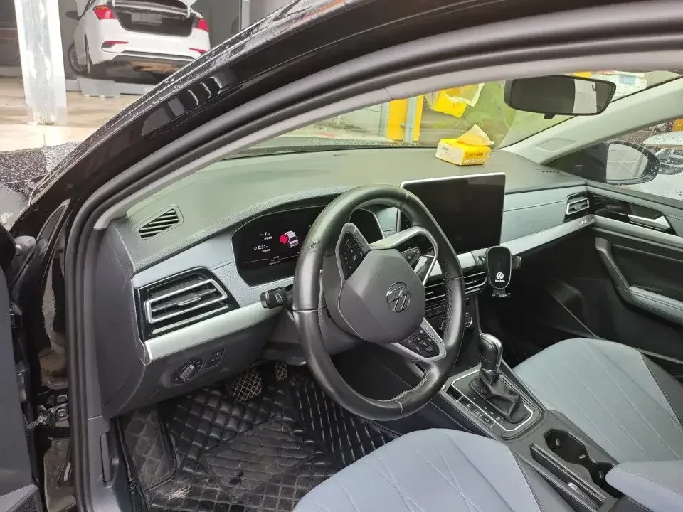 Volkswagen Lavida Lavida 2023 1.5L Automatic Fully Edition 2023 — thumbnail 2