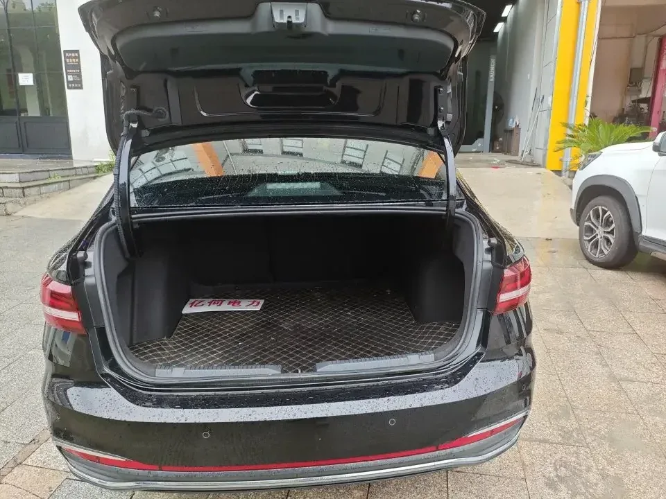 Volkswagen Lavida Lavida 2023 1.5L Automatic Fully Edition 2023 — thumbnail 3