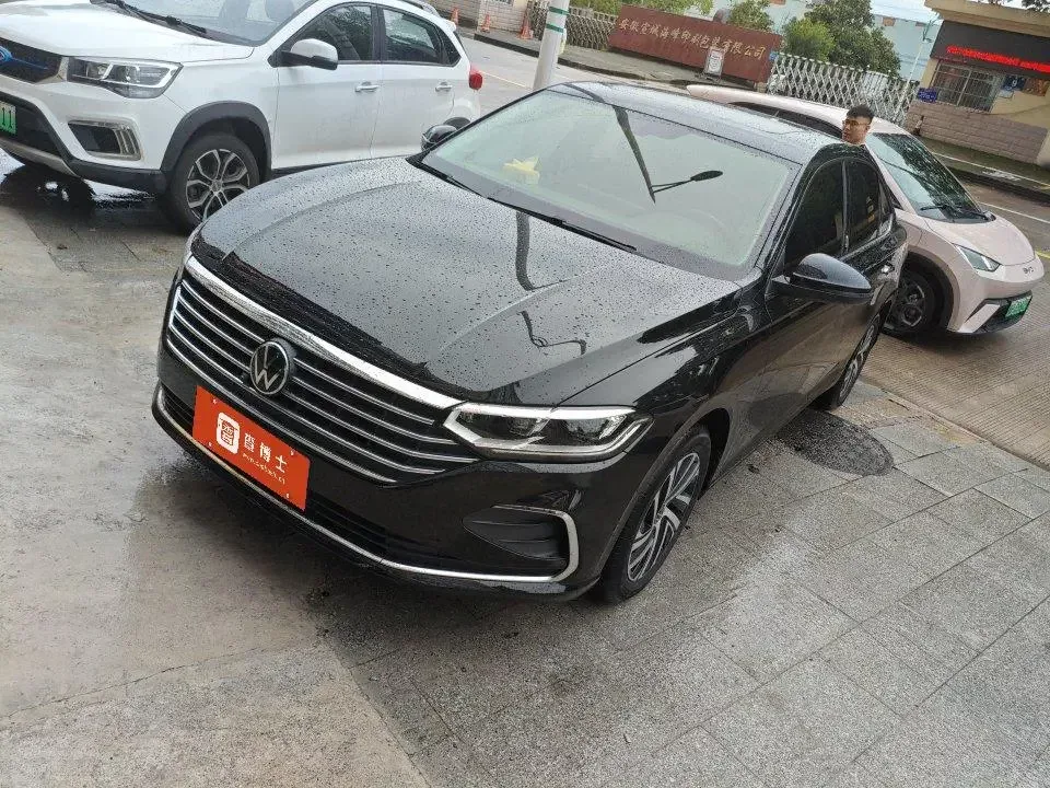 Volkswagen Lavida Lavida 2023 1.5L Automatic Fully Edition 2023 — photo 1, buy with delivery to Moscow