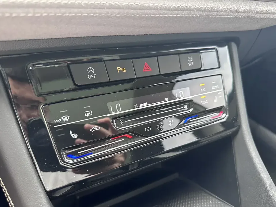 Jetta VS7 Jetta VS7 2022 Panda Edition 1.4T Automatic Honor Edition Pro 2023 — thumbnail 3