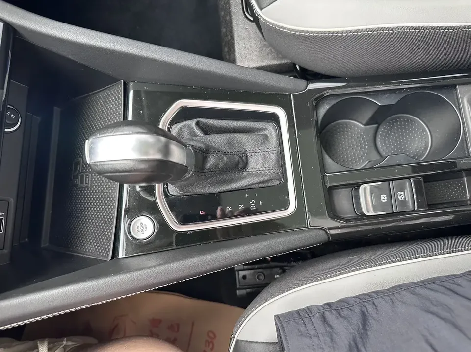 Jetta VS7 Jetta VS7 2022 Panda Edition 1.4T Automatic Honor Edition Pro 2023 — thumbnail 5