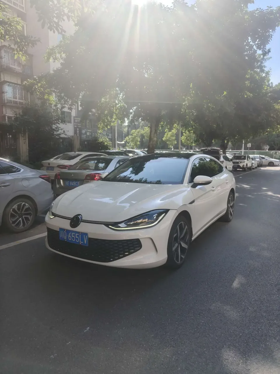 Volkswagen Lamando Lingdu 2022 Lingdu L 280TSI DSG Cool Edition 2022 — photo 1, buy with delivery to Moscow