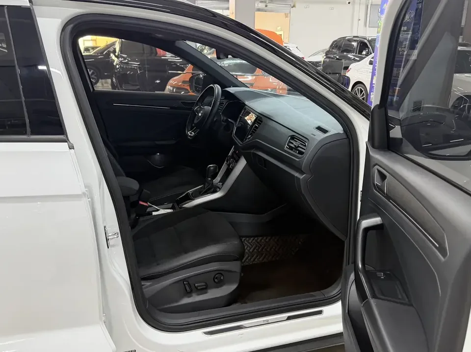 Volkswagen T-Roc TANG 2022 280TSI DSG 2WD R-Line Pro PLUS 2022 — thumbnail 4