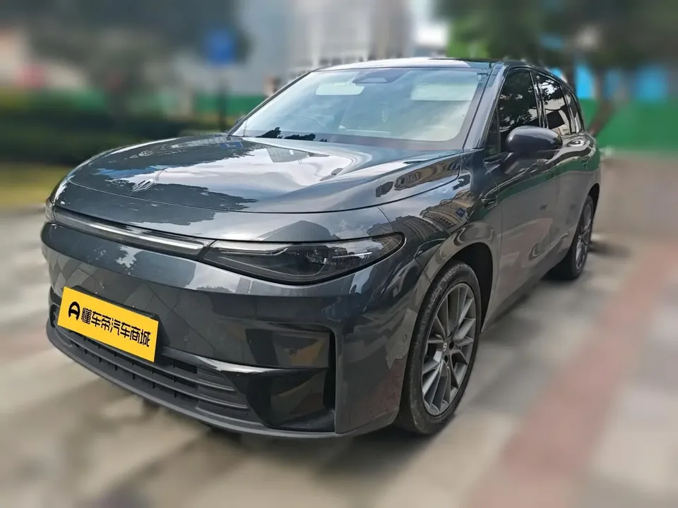 Leapmotor Zero running C10 Zero running C10 2024 Extended Range 210 Smart Edition 2024 — photo 1, buy with delivery to Moscow