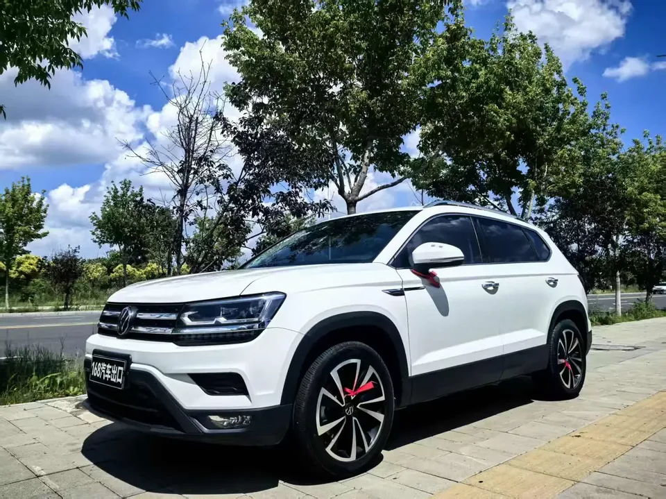 Volkswagen Tharu tuyue 2022 280TSI 2WD Deluxe Edition 2022 — photo 1, buy with delivery to Moscow