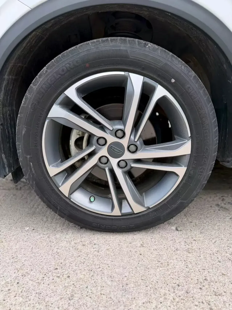 Geely Coolray SX11 Binyue 2021 240T DCT Diamond Edition 2022 — thumbnail 3