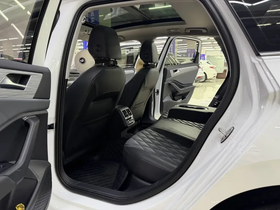 Volkswagen Sagitar Sagitar 2025 Modified 300TSI DSG Beyond Edition 2025 — миниатюра 3