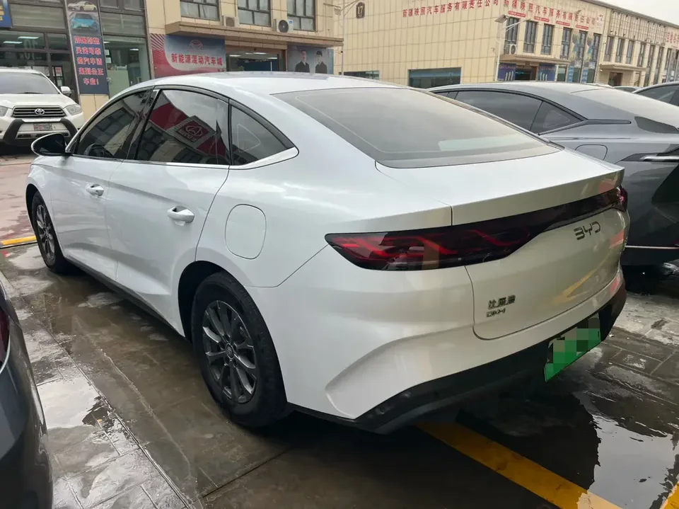 BYD Qin L DM Qin L DM 2024 DM-i 80KM Leading Type 2024 — миниатюра 4