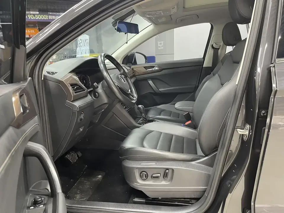 Volkswagen Tharu tuyue 2022 280TSI 2WD Deluxe Edition 2023 — миниатюра 3