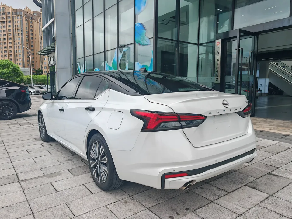 Nissan Altima Sound of nature 2022 2.0L XL-TLS Enjoy Edition 2023 — thumbnail 5