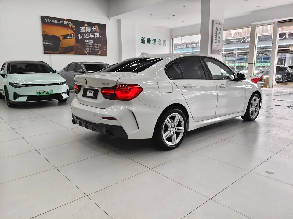 BMW 1 Series BMW 1 Series 2023 120i M Sport Night Edition 2023 — thumbnail 2