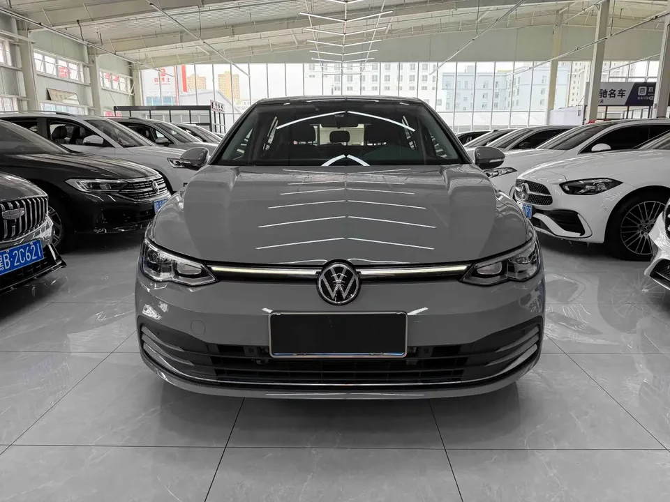 Volkswagen Golf golf 2023 280TSI DSG Pro 2023 — photo 1, buy with delivery to Moscow