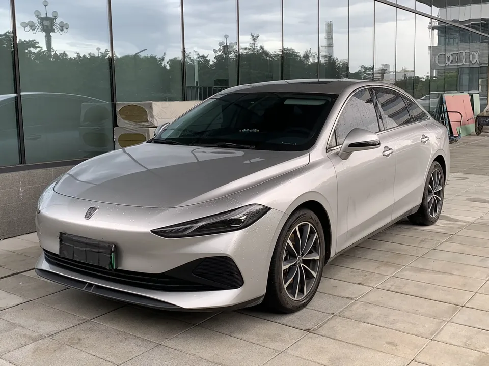 Roewe D7 DMH Roewe D7 DMH 2025 125 World Championship Edition 2025 — photo 1, buy with delivery to Moscow
