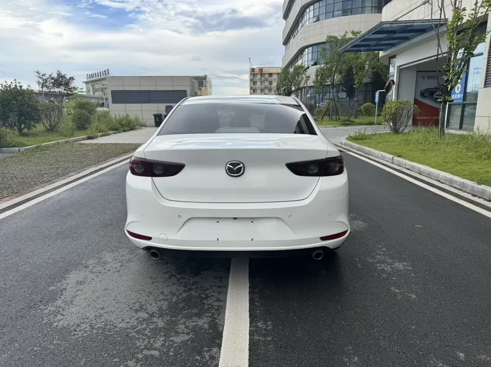 Mazda Axela Mazda3 Angkesela 2021 2.0L Automatic Elegant Edition 2022 — thumbnail 2