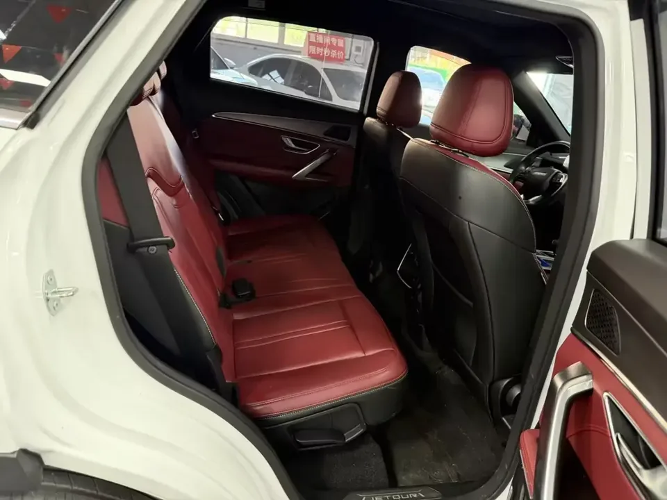 Jetour Jietu X70 PLUS Jietu X70 PLUS 2025 Champion Edition 1.5T DCT Champion PRO 7 Seaters 2025 — миниатюра 4