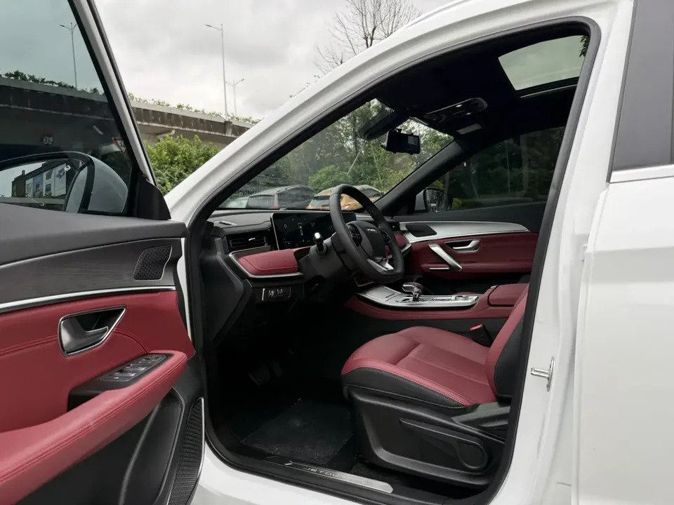 Jetour Jietu X70 PLUS Jietu X70 PLUS 2025 Champion Edition 1.5T DCT Champion PRO 7 Seaters 2026 — thumbnail 5