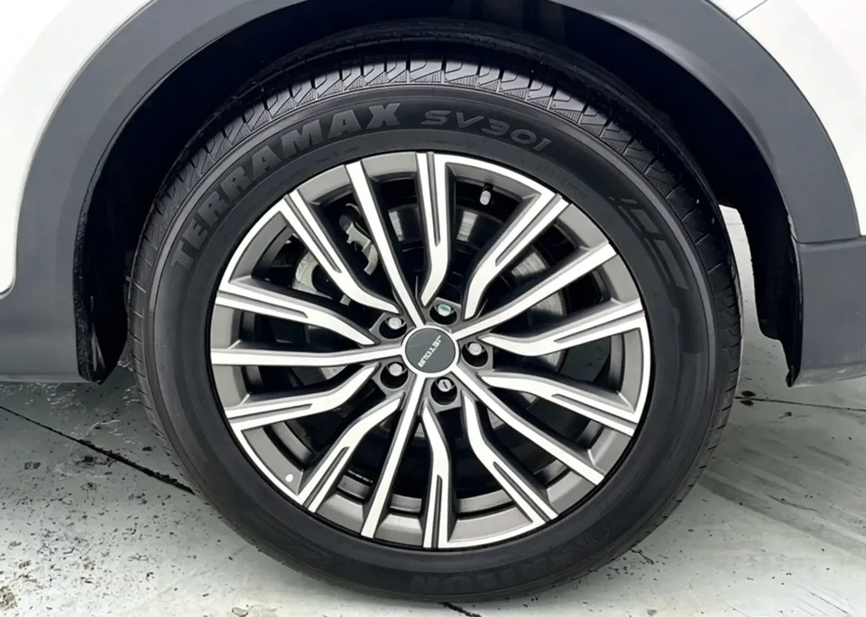 Jetour Jietu X70 PLUS Jietu X70 PLUS 2025 Champion Edition 1.5T DCT Champion MAX+ 7 Seaters 2025 — thumbnail 3