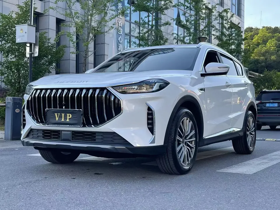 Jetour Jietu X70 PLUS Jietu X70 PLUS 2025 1.5T 6DCT Ultimate Edition 5 Seaters 2025 — photo 1, buy with delivery to Moscow