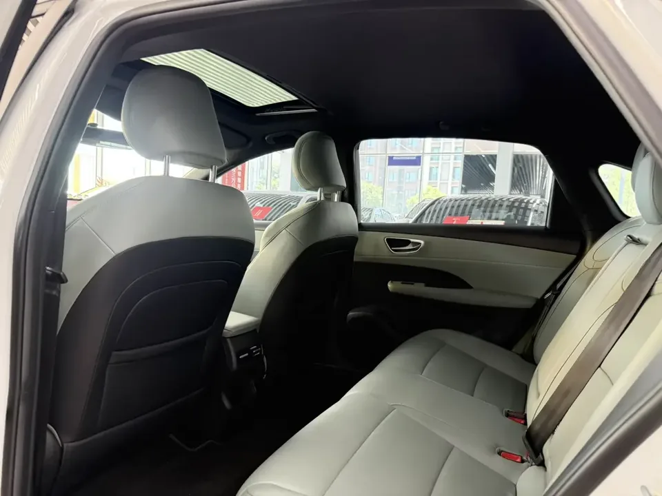 Roewe D6 Roewe D6 2025 450km Premium Edition 2025 — thumbnail 3